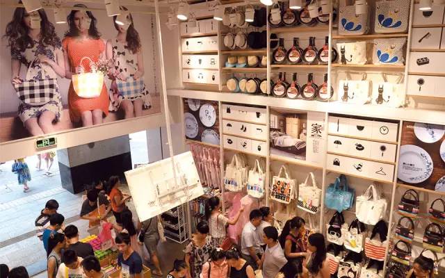 電商在顫抖?2017實(shí)體店將崛起的30個(gè)信號(hào)！